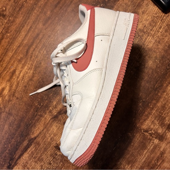 Nike Women's Off-White and Mauve Sneakers Like new - Picture 4 of 11